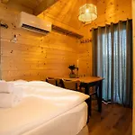 Сasa de vacaciones Glamping Happiness - Natural Pool & Wellness Ribnica