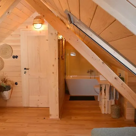 Vikendica Glamping Happiness - Natural Pool & Wellness