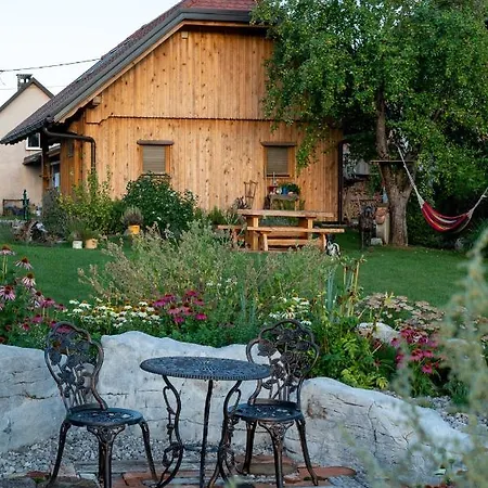 Glamping Happiness - Natural Pool & Wellness Vikendica *