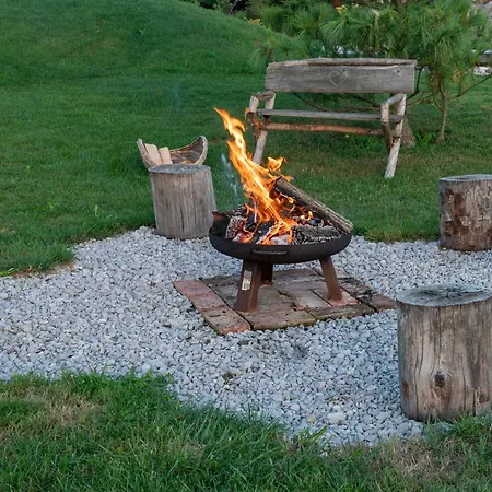 Vikendica Glamping Happiness - Natural Pool & Wellness *