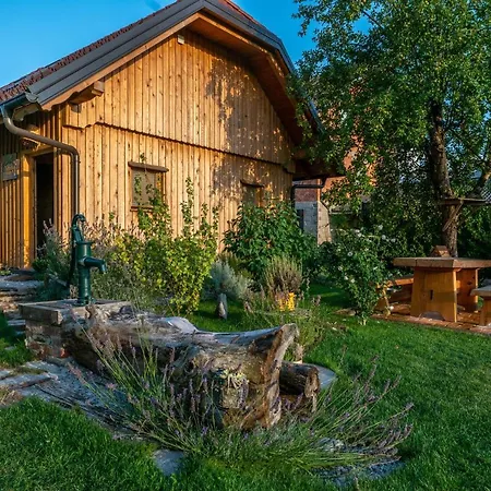 Vikendica Glamping Happiness - Natural Pool & Wellness *