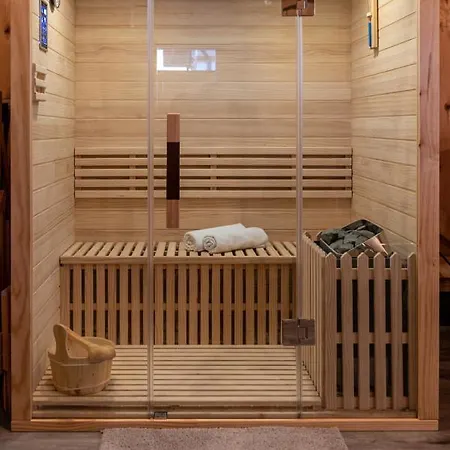 Dom wakacyjny Glamping Happiness - Natural Pool & Wellness Ribnica