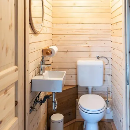 Glamping Happiness - Natural Pool & Wellness 펜션 *