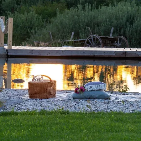 بيت للعطل Glamping Happiness - Natural Pool & Wellness Ribnica