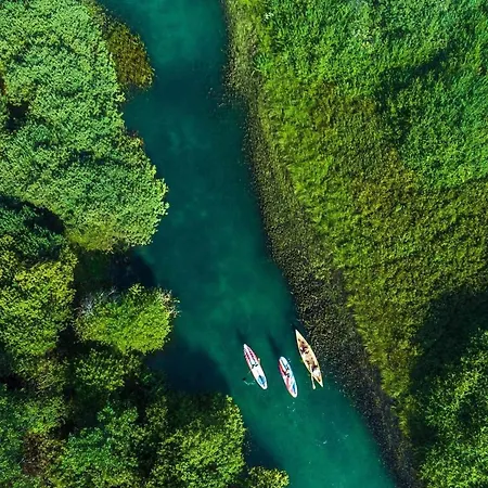 Dom wakacyjny Glamping Happiness - Natural Pool & Wellness Ribnica