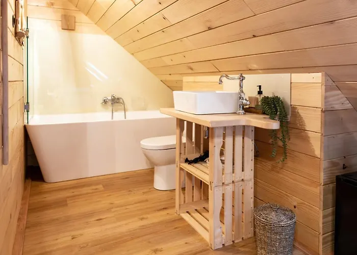 Casa de Férias Glamping Happiness - Natural Pool & Wellness