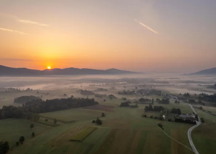 بيت للعطل Glamping Happiness - Natural Pool & Wellness