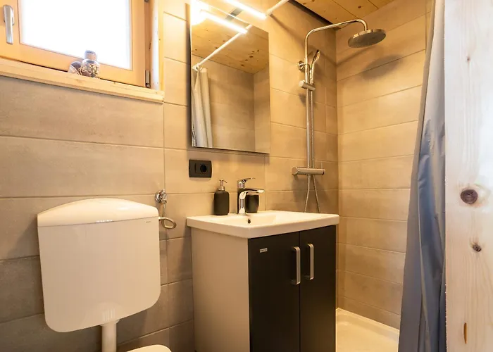 بيت للعطل Glamping Happiness - Natural Pool & Wellness Ribnica